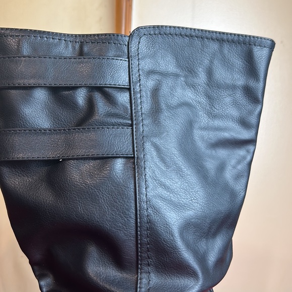 NWT 9 1/2 black boots they pull on. They have faux buckles on both sides - Picture 4 of 9